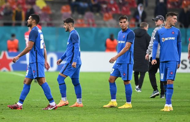 La FCSB scapă cine poate! Au plecat 2, urmează 5 » Caz incredibil: se desparte de roș-albaștri după 1 minut!