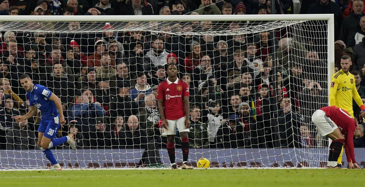 Filmul gafei lui David de Gea din Manchester United - Everton