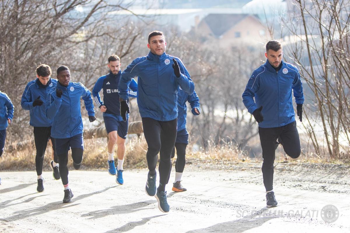 Jucătorii Oțelului Galați, puși la pante în cantonament