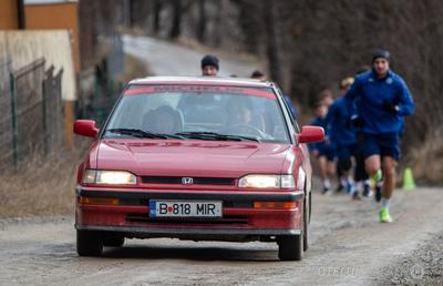 Noi imagini inedite din cantonamentul Oțelului » Jucătorii moldovenilor, puși să alerge în spatele mașinilor
