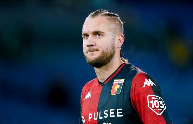 Negocierile pentru atacantul naționalei au intrat în stand-by. Genoa nu poate transfera alt vârf din cauza lui!