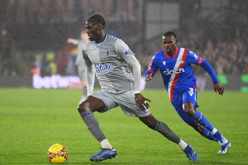Barcelona și Arsenal se luptă pentru transferul lui Amadou Onana (22 de ani), mijlocașul lui Everton. foto: Getty Images