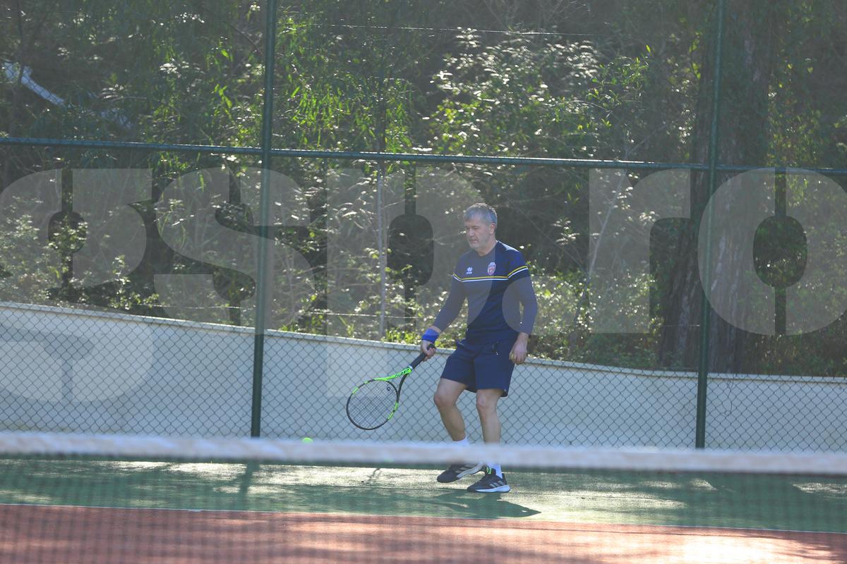 Valeriu Iftime joacă tenis în Antalya