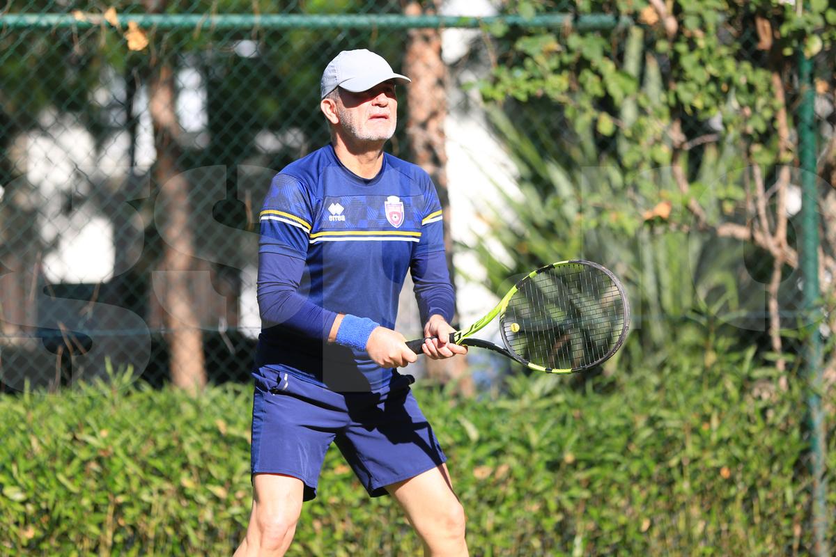 Valeriu Iftime joacă tenis în Antalya