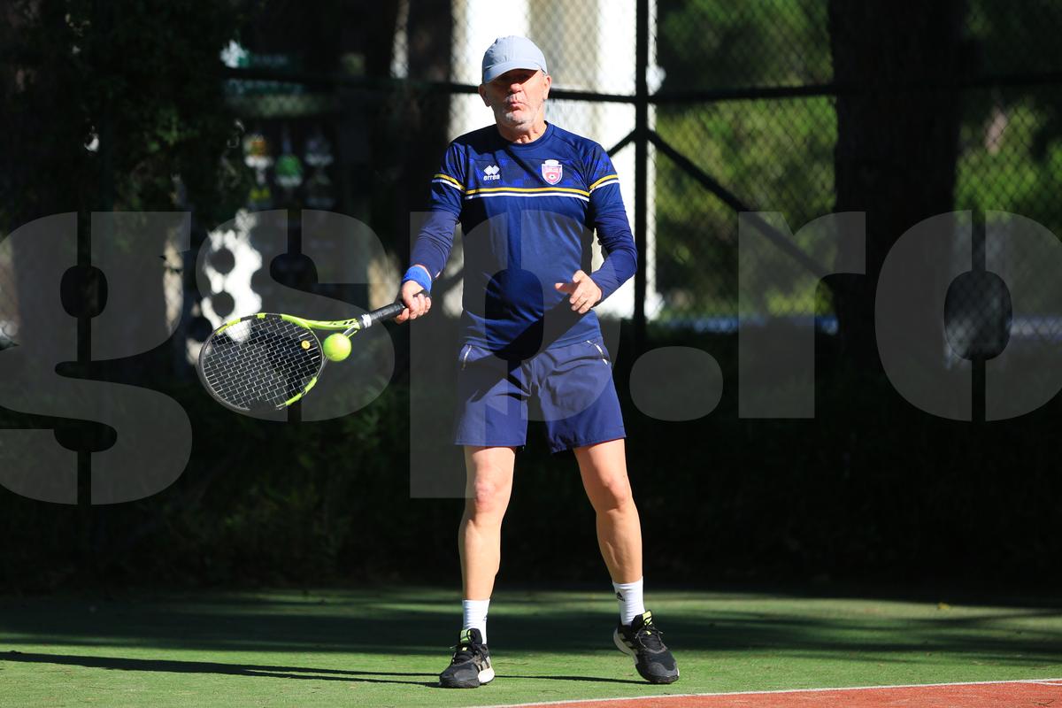 Valeriu Iftime joacă tenis în Antalya