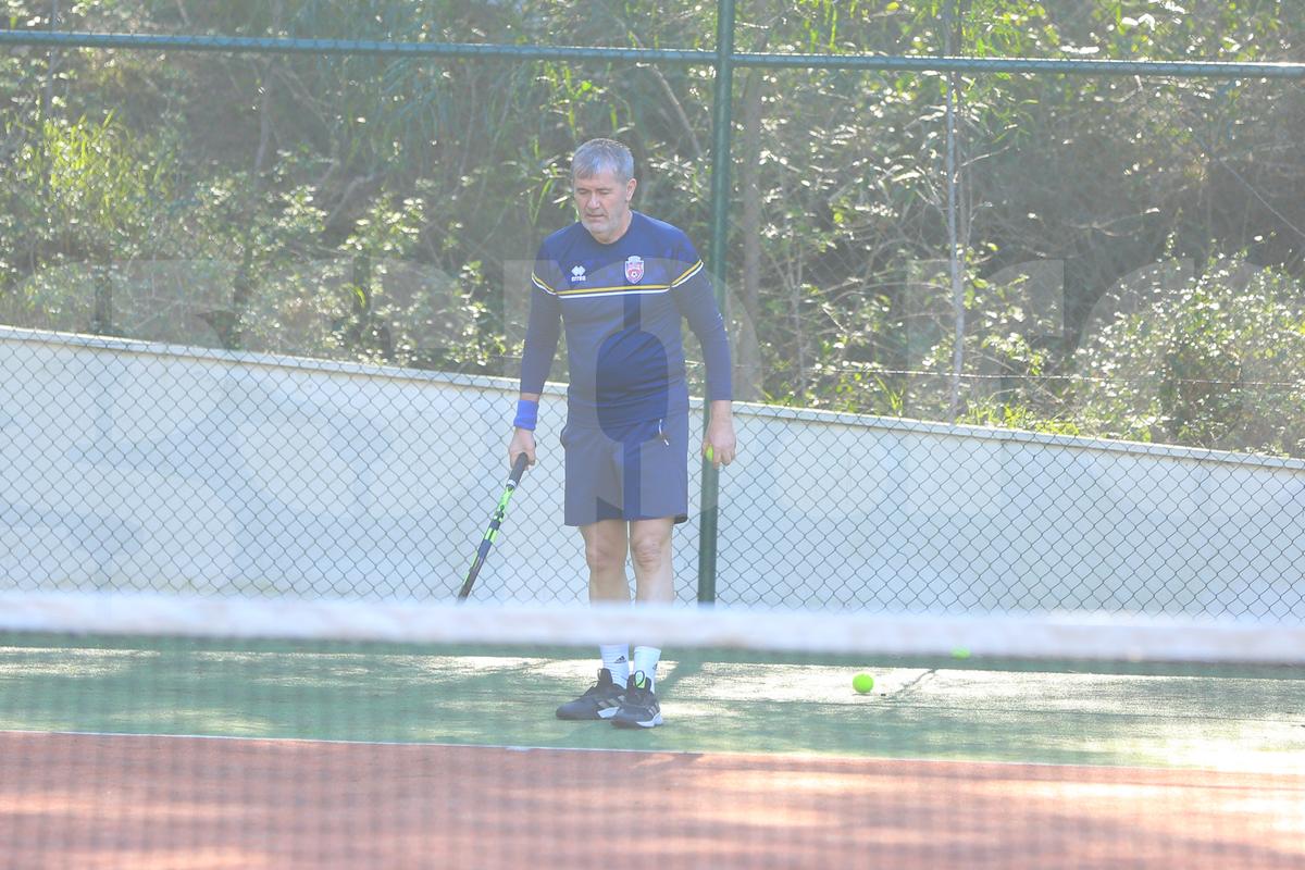 Valeriu Iftime joacă tenis în Antalya