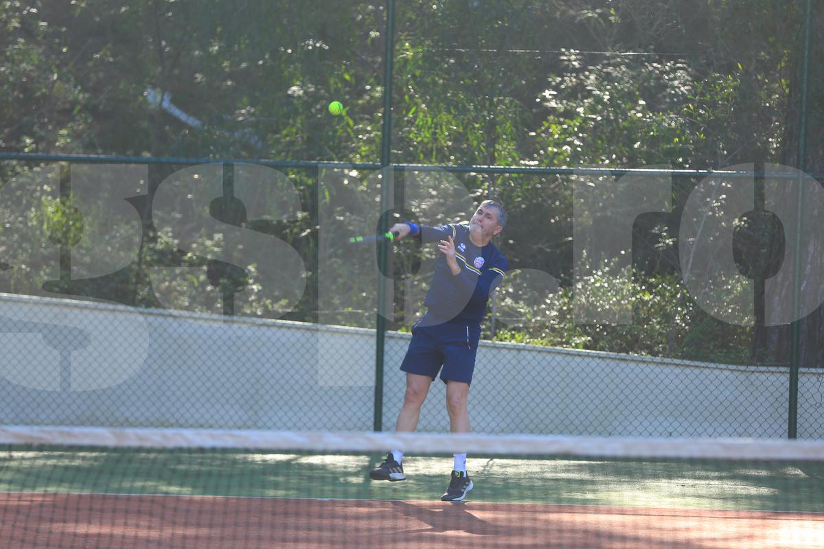 Valeriu Iftime joacă tenis în Antalya