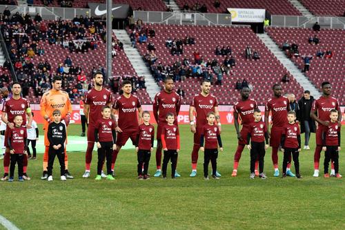 Simone Scuffet (28 de ani), fostul portar de la CFR Cluj, semnează cu Napoli. Jucătorul lui Cagliari va ajunge sub comanda lui Antonio Conte și va semna un contract valabil până în vară./ foto Imago Images
