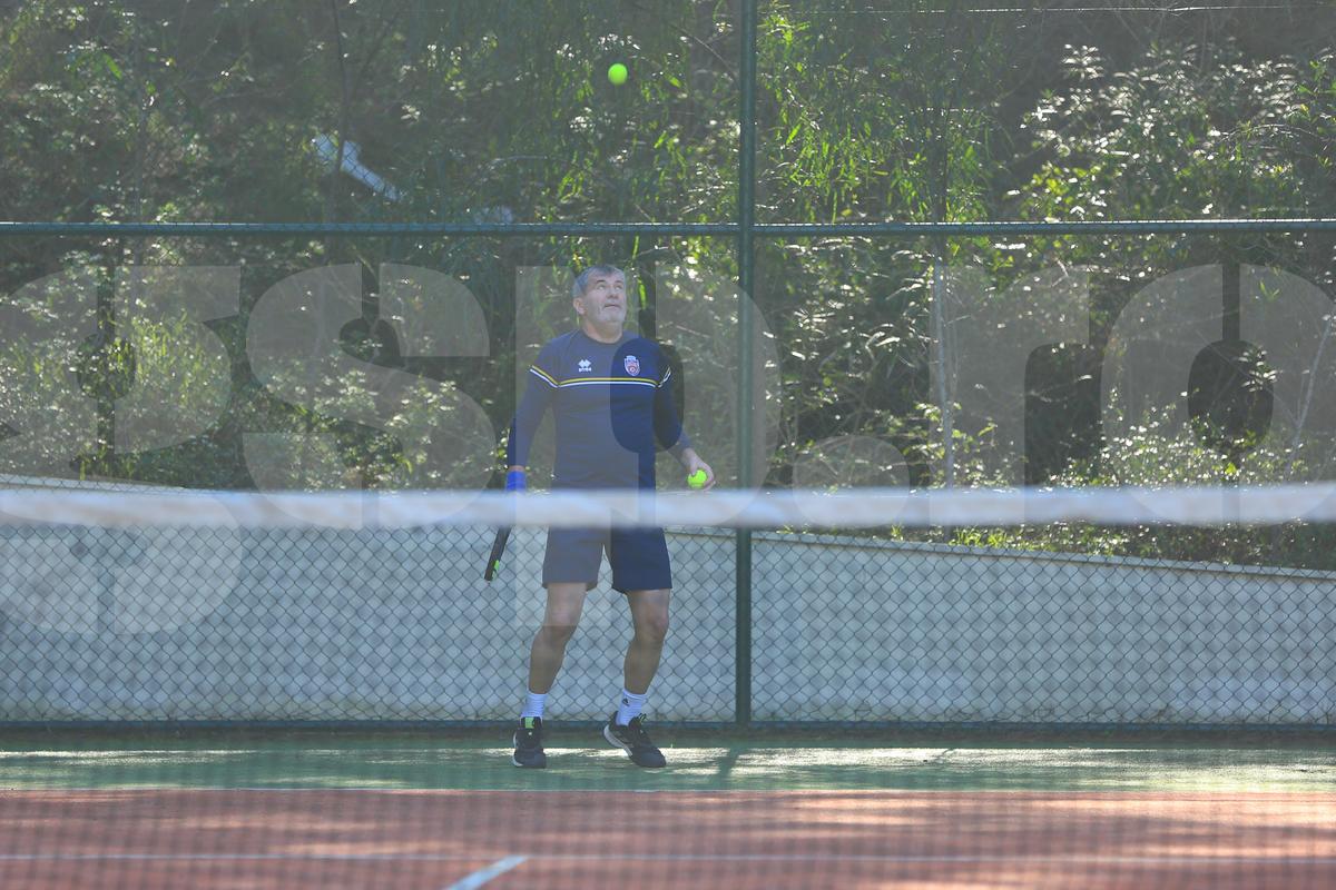 Valeriu Iftime joacă tenis în Antalya