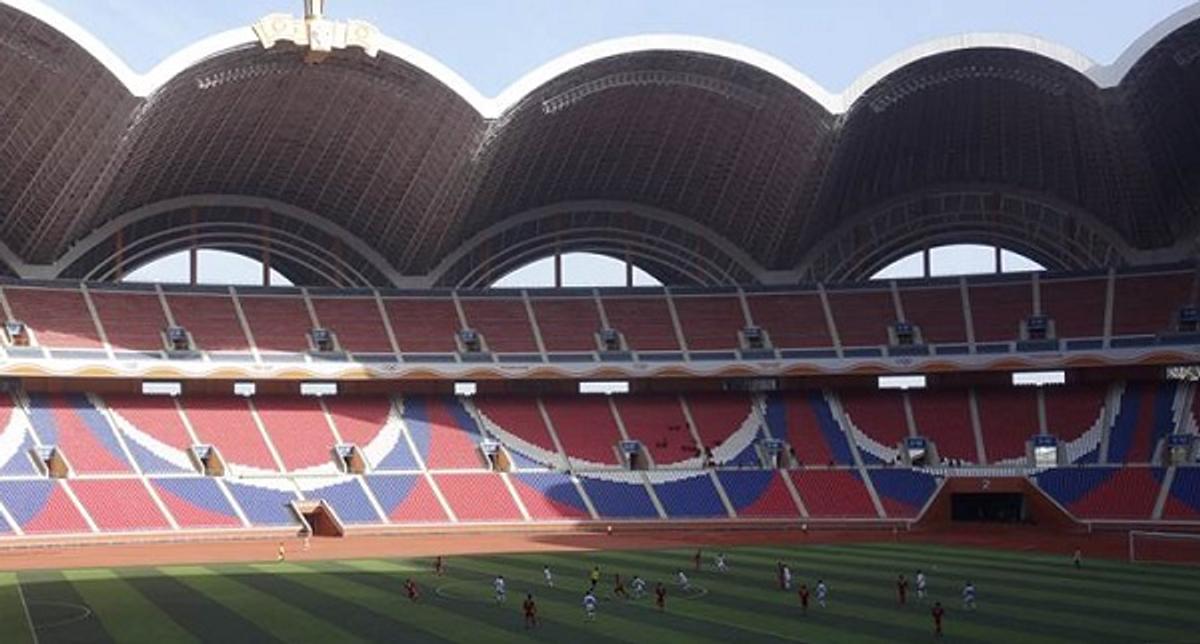 Imagini IREALE din al doilea cel mai mare stadion de pe glob » Mastodontul din Coreea de Nord este „casa” manifestațiilor propagandiste ale sistemului represiv