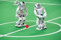 Cum va arăta sportul în 2050? » Guardian scrie despre roboți fotbaliști, cipuri implantate în creier și jucători trecuți de 50 de ani