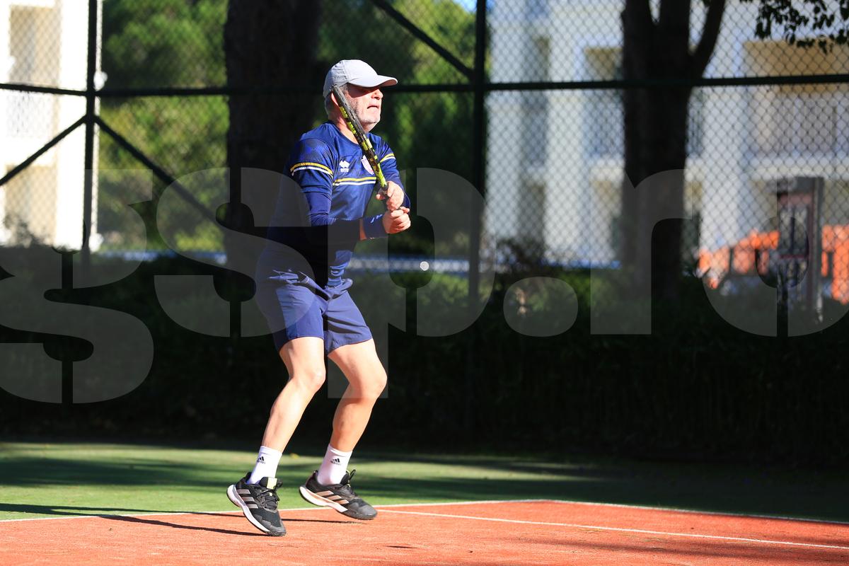 Valeriu Iftime joacă tenis în Antalya