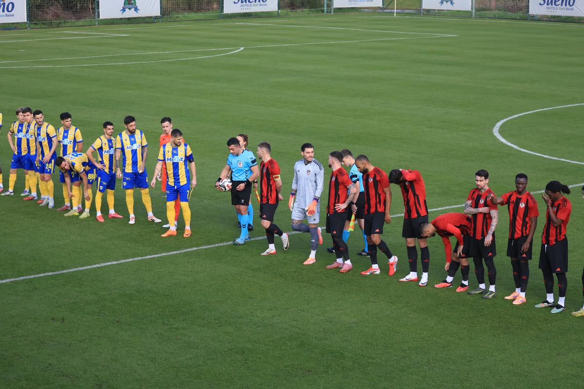 Două goluri în Petrolul - Gaziantep » Neagoe s-a enervat la primul amical al „lupilor”, împotriva lui Sorescu și Maxim