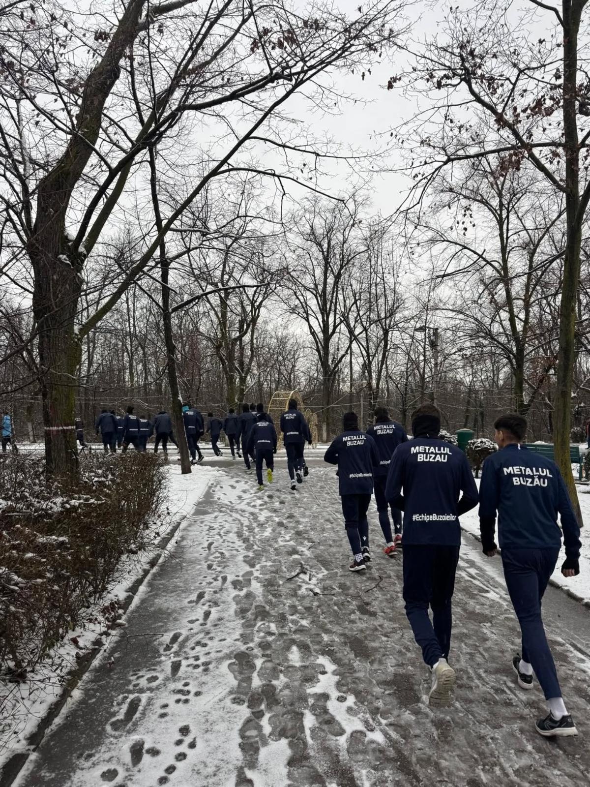 Metalul Buzău s-a antrenat în parc