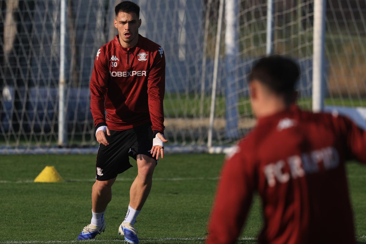 Daniel Paraschiv, la prima conferință la Rapid: „Cariera mea nu e în groapă! Ofertă de la Dinamo?”