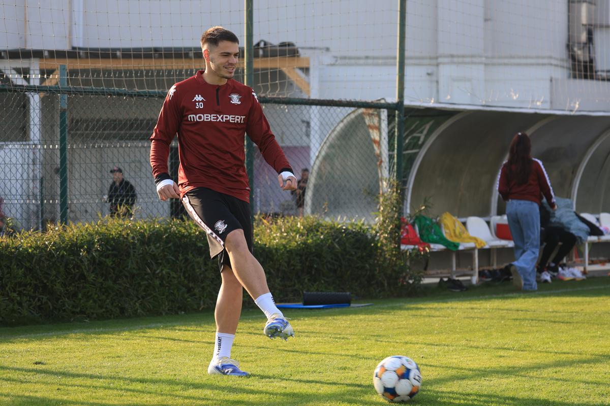 Daniel Paraschiv, la prima conferință la Rapid: „Cariera mea nu e în groapă! Ofertă de la Dinamo?”