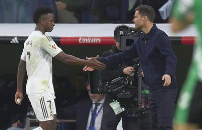 Flamengo avertizează: „Vinicius? Nu ar trebui să le plătim nimic celor de la Real Madrid” + Real vrea o vedetă de la Liverpool