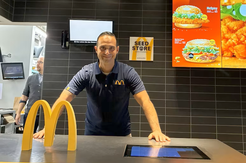 Alexander Nouri s-a angajat la McDonald’s // foto: X