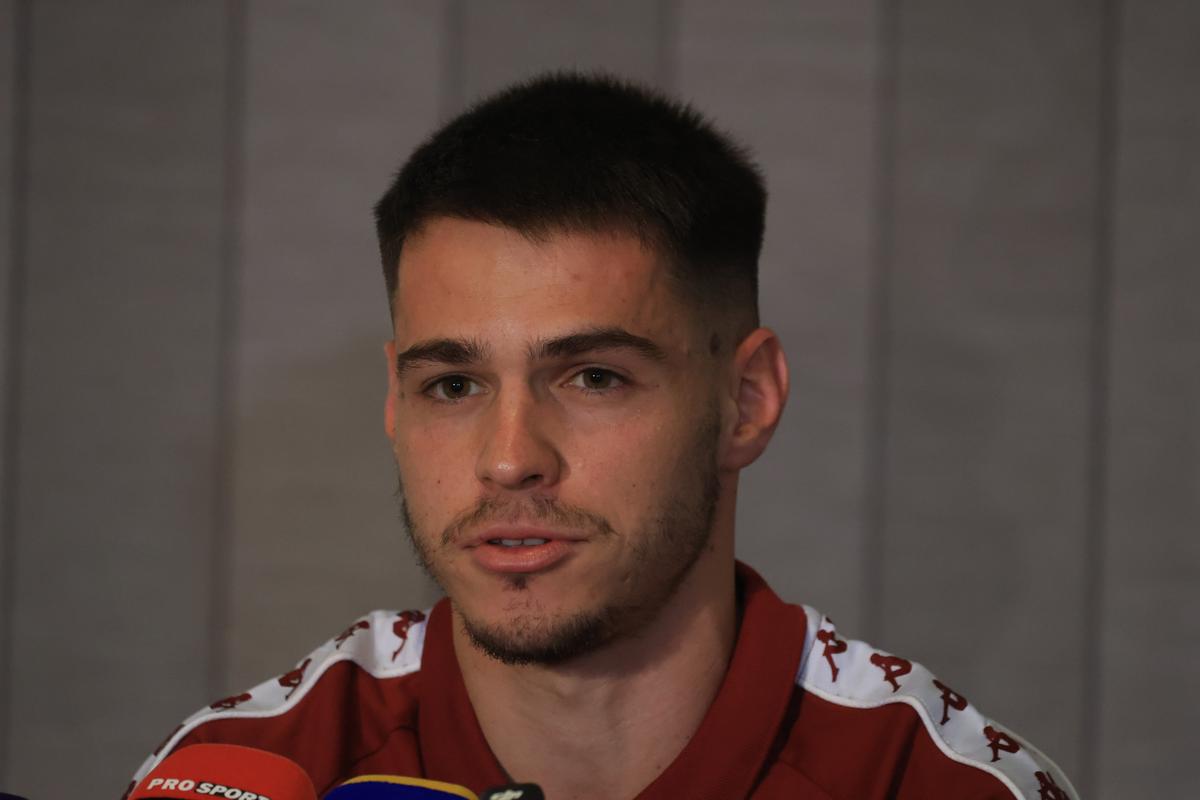 Daniel Paraschiv, prima conferință în tricoul Rapidului