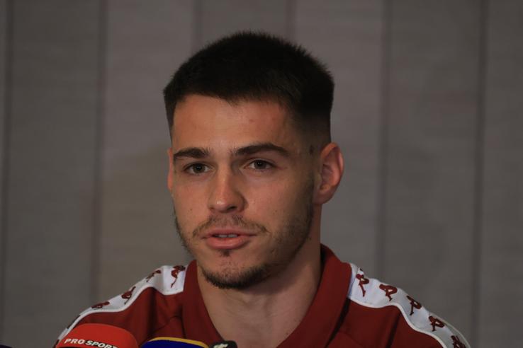 Daniel Paraschiv, prima conferință în tricoul Rapidului // FOTO: Ionuț Iordache (GSP)
