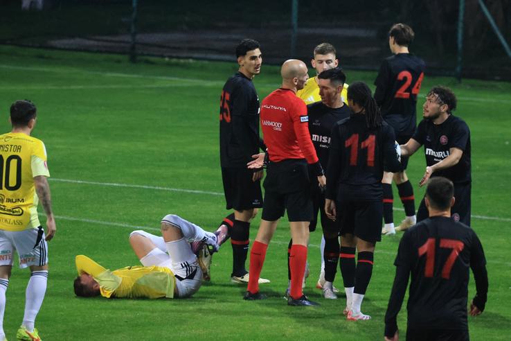 Imagini de la meciul U Cluj - Fatih Karagumrük 1-2 FOTO: Ionuţ Iordache (GSP)