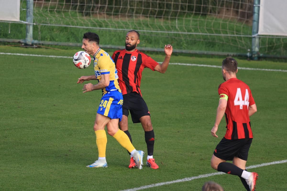 Două goluri în Petrolul - Gaziantep » Neagoe s-a enervat la primul amical al „lupilor”, împotriva lui Sorescu și Maxim
