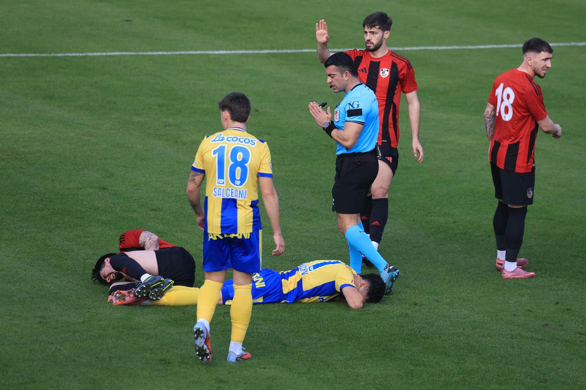 Două goluri în Petrolul - Gaziantep » Neagoe s-a enervat la primul amical al „lupilor”, împotriva lui Sorescu și Maxim