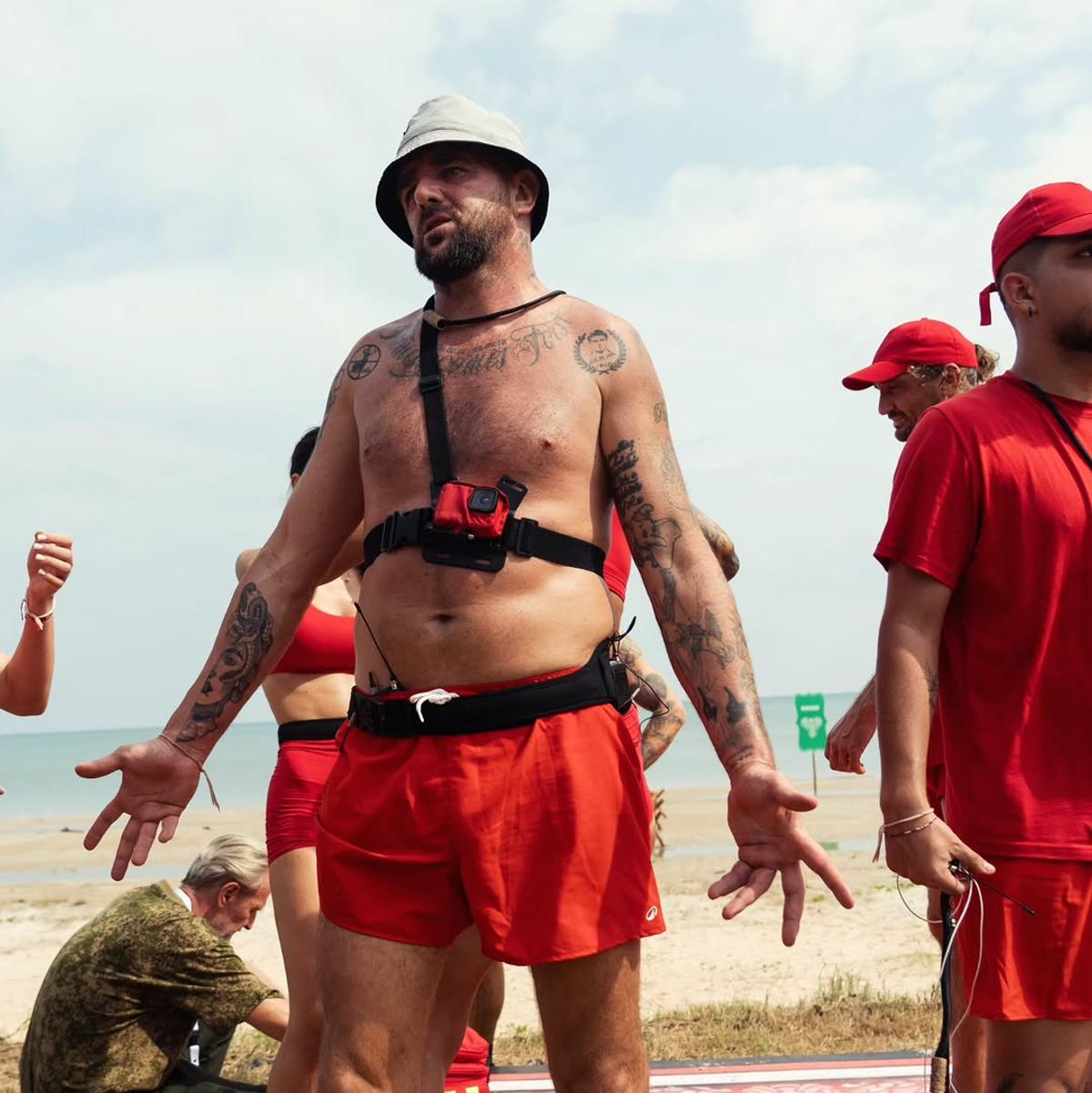 Frizerul din Agigea care vânează iepuri și fazani a apărut la „Desafio. Aventura” cu chipul lui Cătălin Hîldan tatuat pe corp