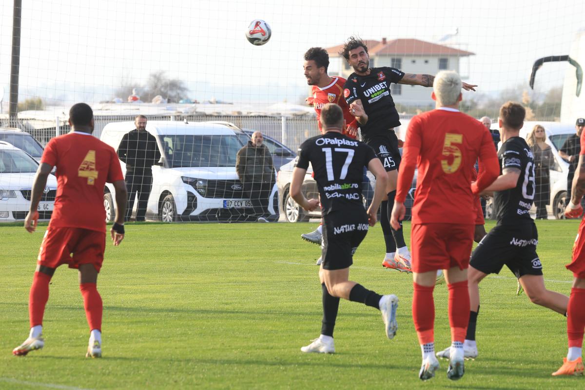 Hermannstadt - Kayserispor, meci nul la primul test din Antalya al băieților lui Dorinel Munteanu