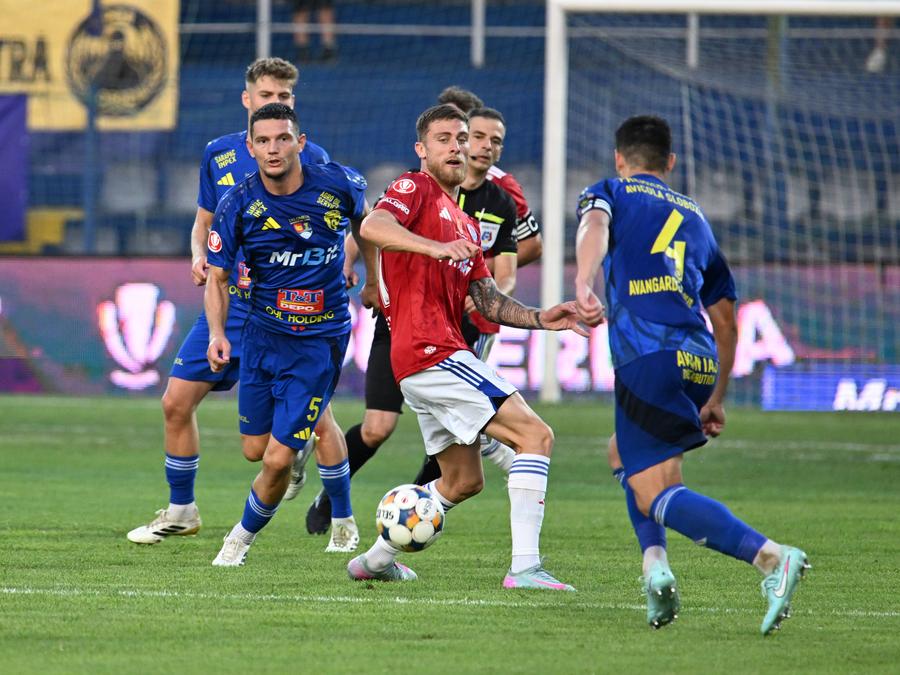 Golgheterul echipei din Superliga a fost vândut » Prezentare oficială în Polonia