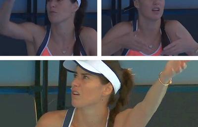 VIDEO Sorana Cîrstea, momente șocante pe teren! Criză de nervi la adresa antrenorului: „Taci din gură!” » I-a cerut arbitrei să-l avertizeze