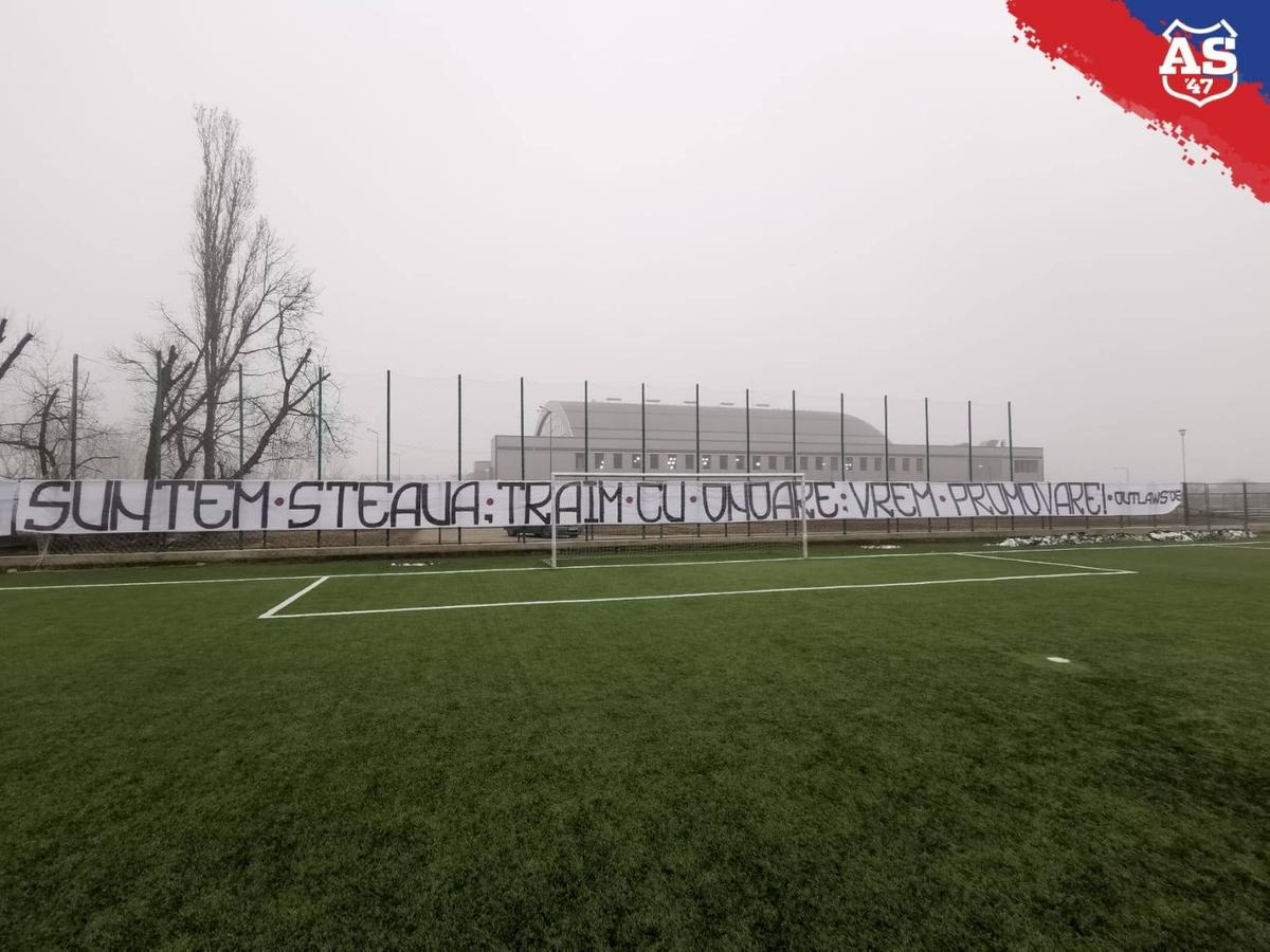 VIDEO+FOTO Suporterii de la CSA Steaua l-au înțepat pe Becali: „Promovare + Inaugurare = Doliu la palat” + Lovitură de imagine dată de „militari”
