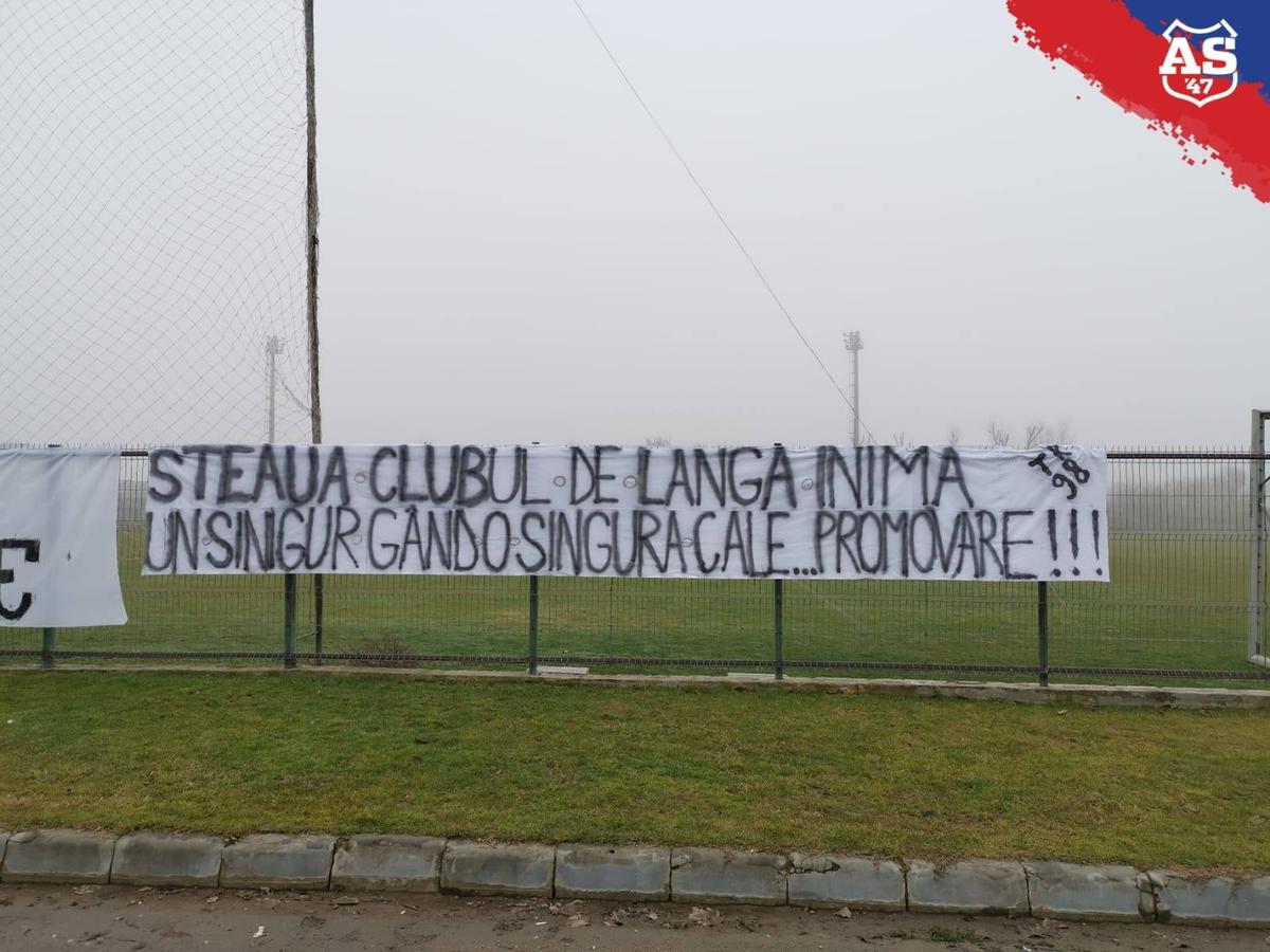 VIDEO+FOTO Suporterii de la CSA Steaua l-au înțepat pe Becali: „Promovare + Inaugurare = Doliu la palat” + Lovitură de imagine dată de „militari”