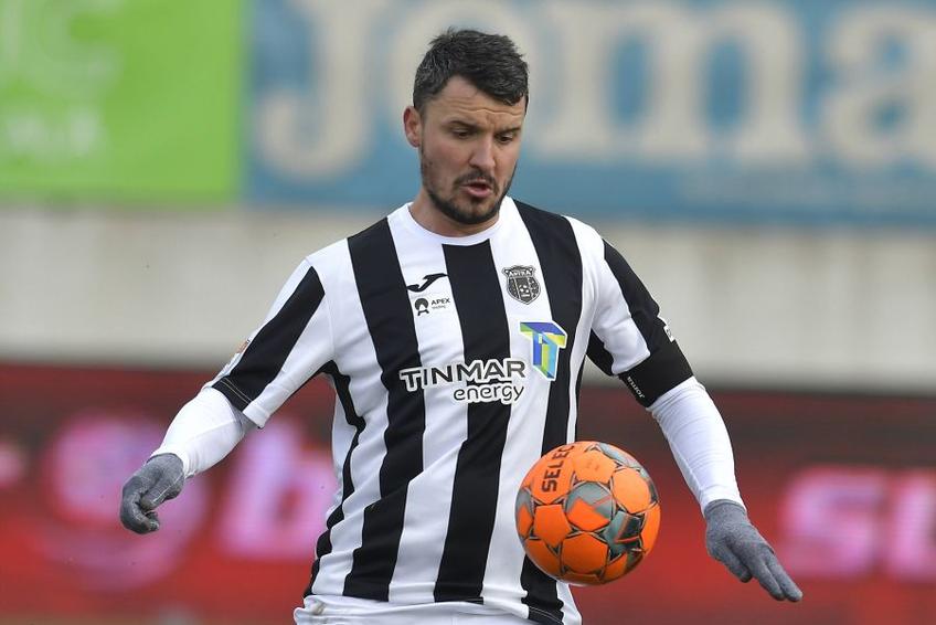 Constantin Budescu, 31 de ani, a intrat în ultimele 6 luni de contract cu Astra. Ioan Niculae, patronul giurgiuvenilor, e încrezător că-i va prelungi mijlocașului ofensiv actuala înțelegere.