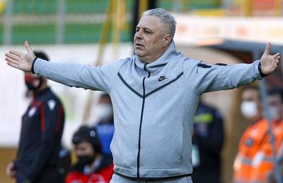 Marius Șumudică a răbufnit după gestul unui rival: „O rușine! Cum să faci așa ceva într-o țară musulmană?! Omul ăsta ar trebui să plece imediat”