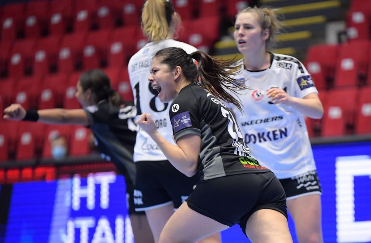 CSM București - Team Esbjerg 28-26 » CSM București, salvată de Jelena Grubisici, portarul care se retrage în vară!