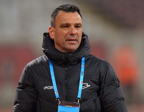 Toni Petrea, 45 de ani, antrenorul lui FCSB, a susținut o conferință de presă înaintea meciului cu Academica Clinceni.