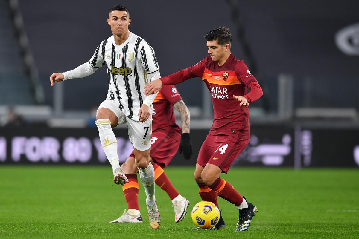 Cristiano Ronaldo, fabulos și la 36 de ani! Comparație inedită + moment amuzant cu starul lui Juventus și arbitrul