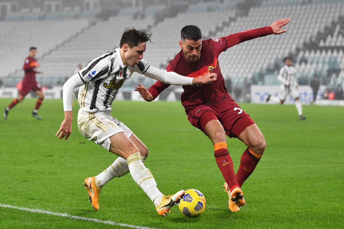 Cristiano Ronaldo, fabulos și la 36 de ani! Comparație inedită + moment amuzant cu starul lui Juventus și arbitrul