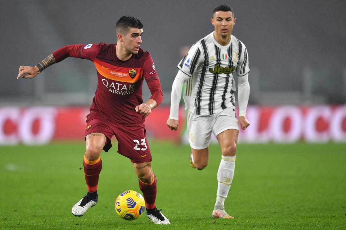 Cristiano Ronaldo, fabulos și la 36 de ani! Comparație inedită + moment amuzant cu starul lui Juventus și arbitrul