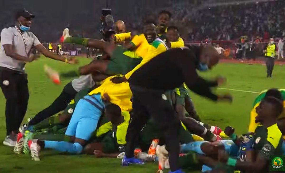 Salah și Mane, moment controversat în finala Cupei Africii