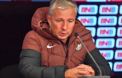 Dan Petrescu e bulversat: „Am fost și la echipe mici, dar nu mi s-a întâmplat așa ceva” + Ce spune despre lupta la titlu cu FCSB