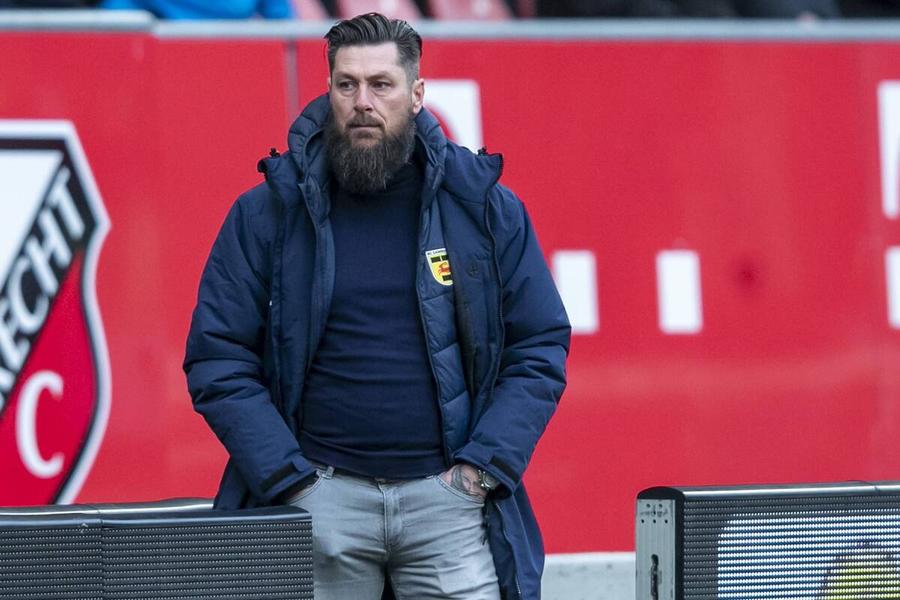 Pascal Bosschaart // Foto: Imago Incredibil! Un jucător din Olanda a avut nevoie de schimbare după ce a fost accidentat de arbitru: „Este o premieră în istoria fotbalului”
