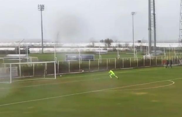 Gol de la aproape 90 de metri în meciul echipei din Liga 2: „Una dintre cele mai stranii faze din istorie?”