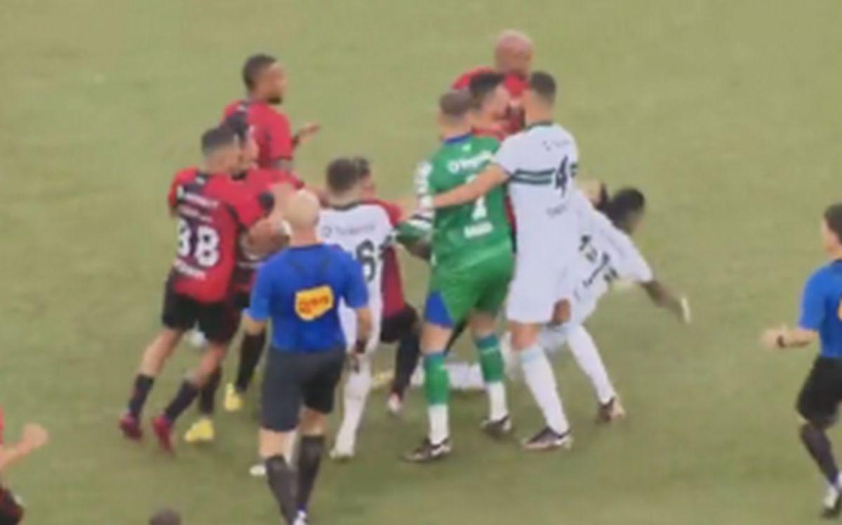 Bătaie în Brazilia, în meciul dintre Club Athletico Paranaense și Coritiba