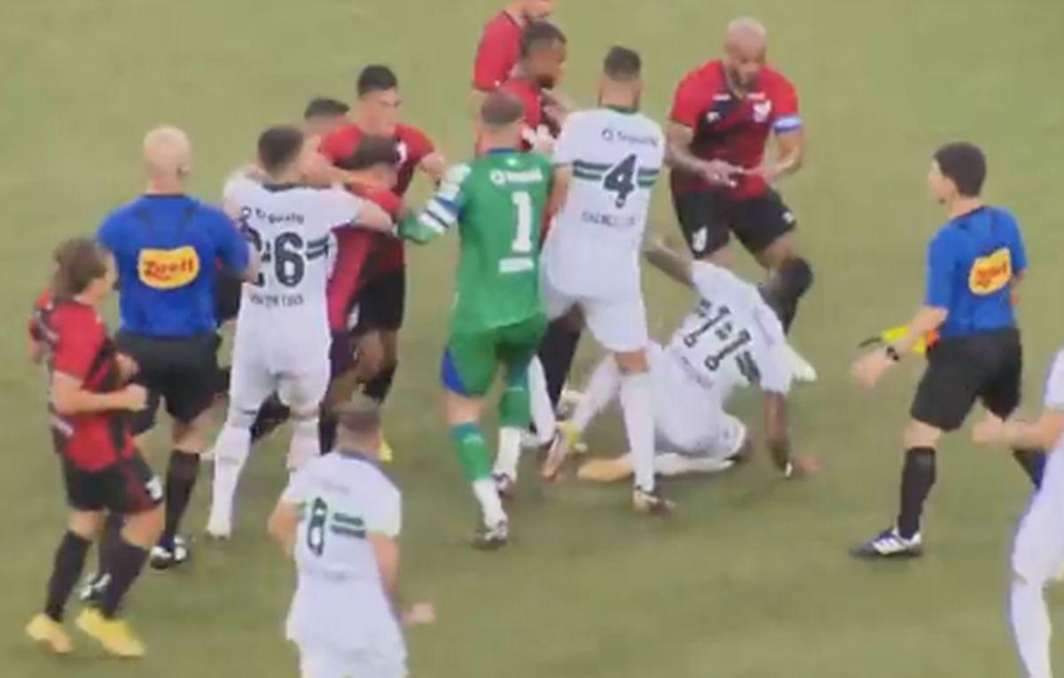 Bătaie în Brazilia, în meciul dintre Club Athletico Paranaense și Coritiba
