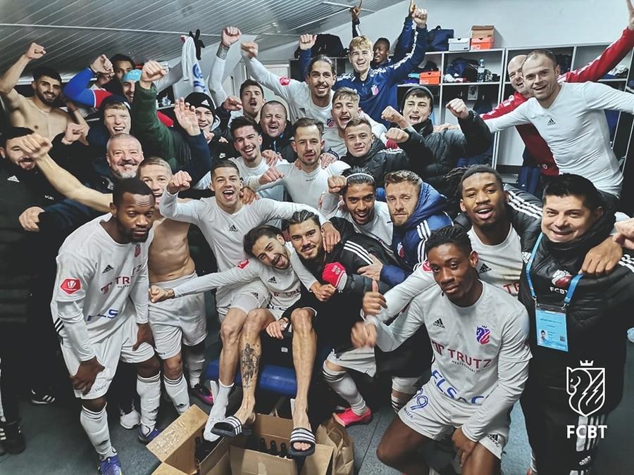FC Botoșani - Petrolul Ploiești 5-0 » Tiki-taka în Moldova! Trupa lui Stoican îi spulberă pe „găzari” și defilează în 2023: imagini din vestiar, după meci