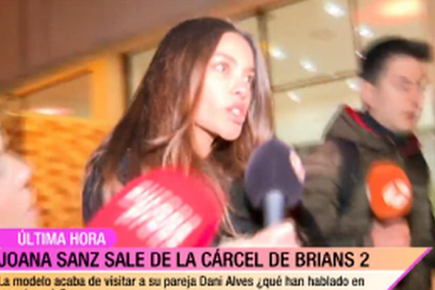 Joana Sanz, în vizită la închisoarea unde este reținut Dani Alves