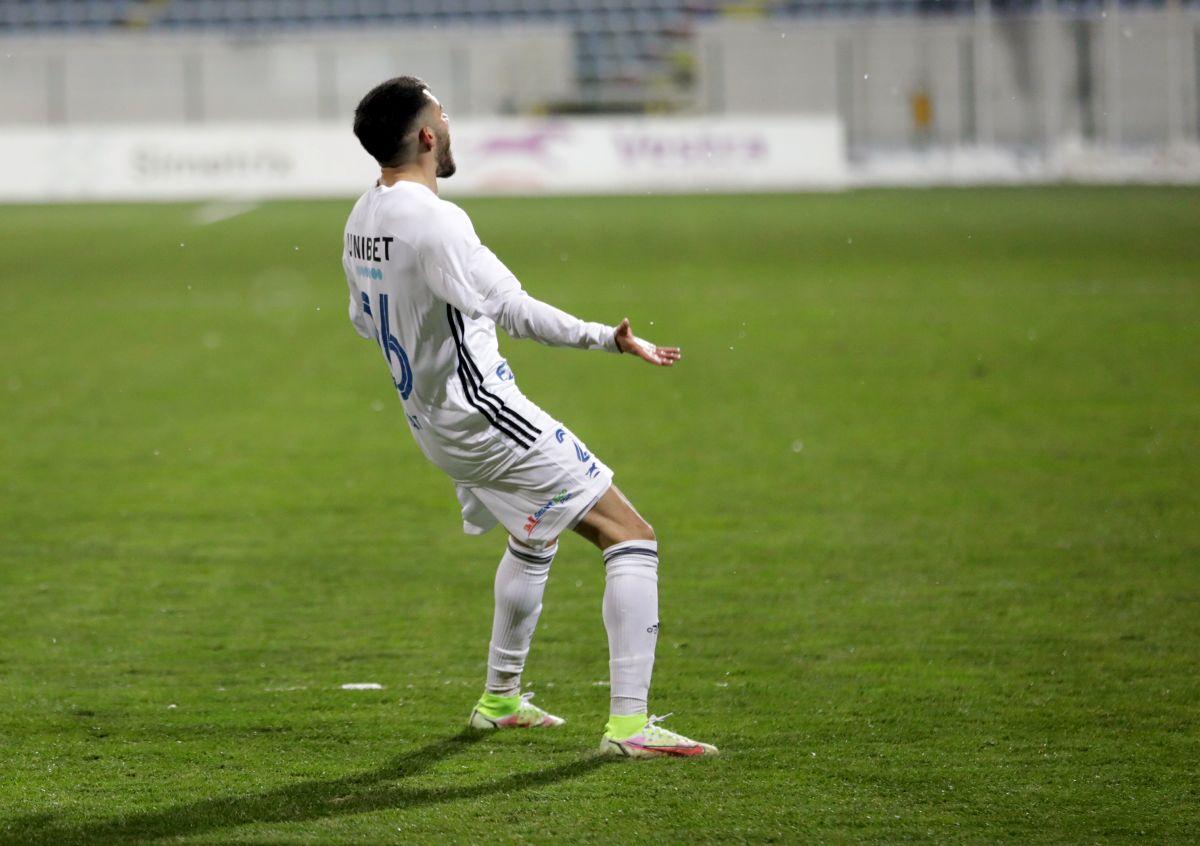 FC Botoșani - Petrolul Ploiești 5-0 » Tiki-taka în Moldova! Trupa lui Stoican îi spulberă pe „găzari” și defilează în 2023: imagini din vestiar, după meci