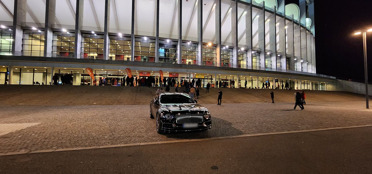 Teia Sponte a venit la FCSB - Farul cu un Bentley Flying Spur A